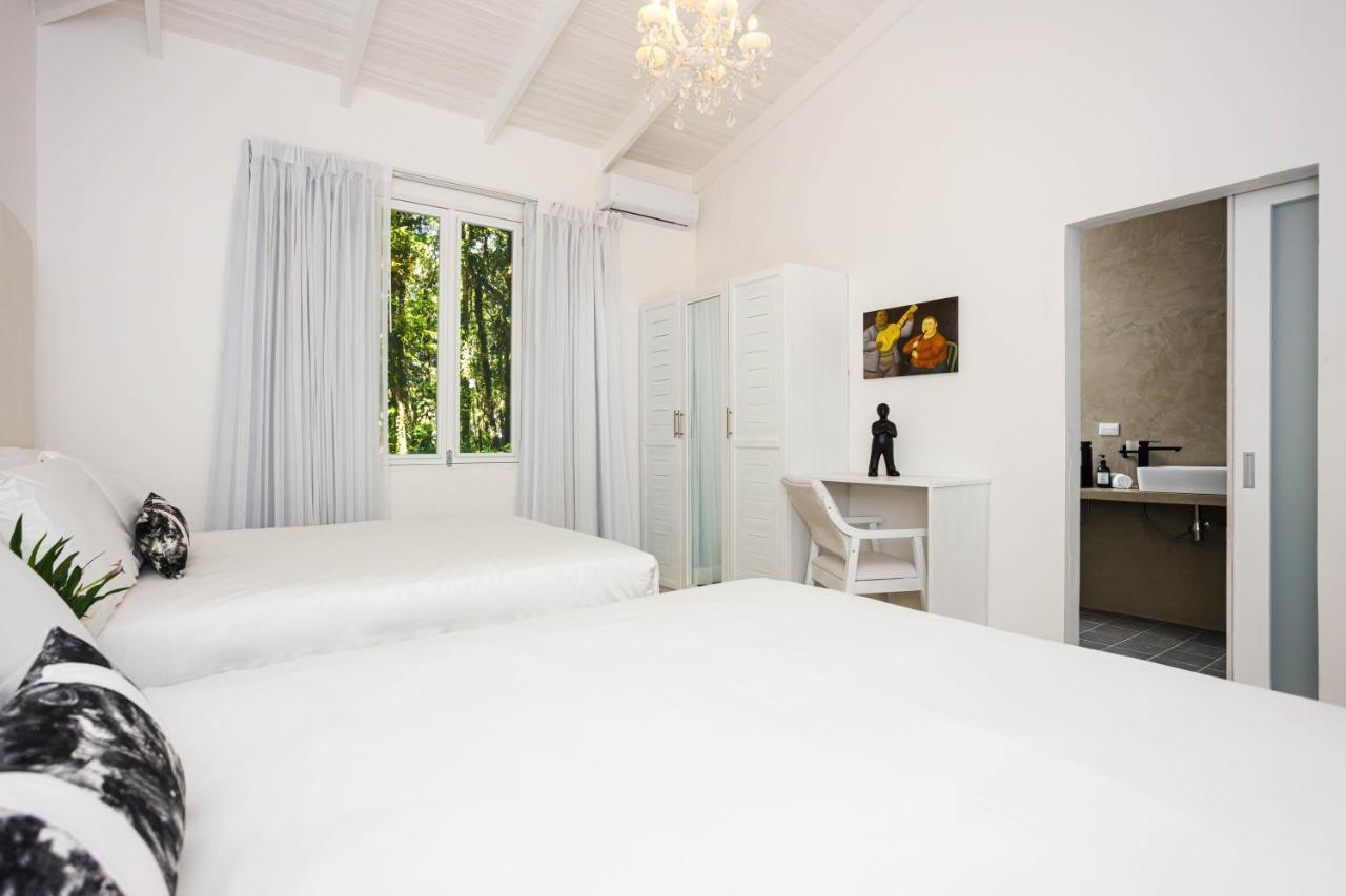 Gigi Brown Villa Frida Beachfront Puerto Viejo de Talamanca Exterior foto